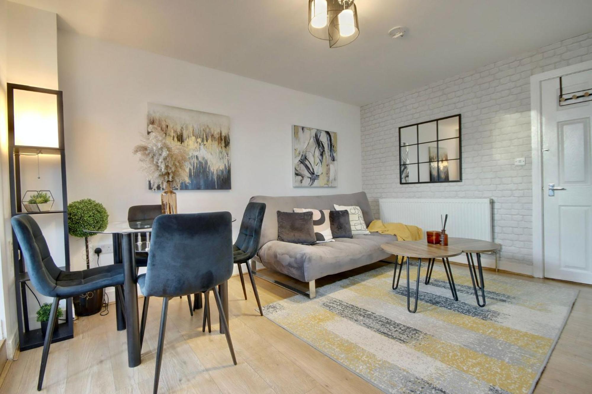 Southsea Getaway Apartment With Pool Table And Hot Tub พอร์ตสมัธ ภายนอก รูปภาพ