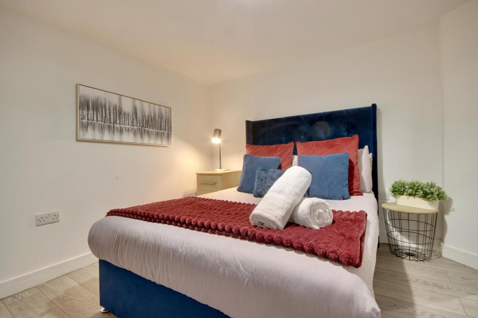 Southsea Getaway Apartment With Pool Table And Hot Tub พอร์ตสมัธ ภายนอก รูปภาพ